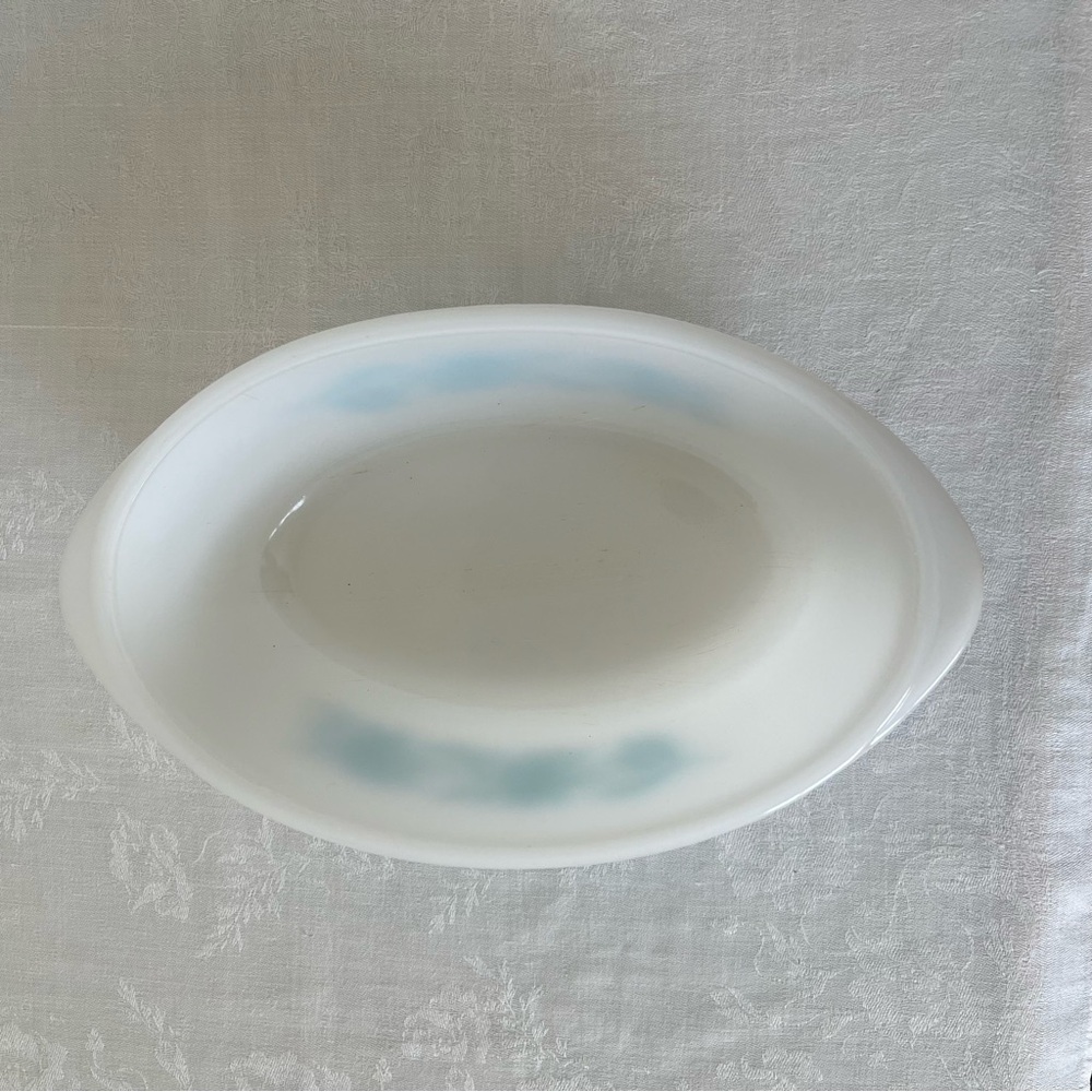 Vintage 1 QT. Glasbake White and Blue Floral Baking Casserole Dish - Picture 4 of 13